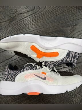 Nike In-Season TR 13 Running Trainers Leopard Print- Women’s size 9